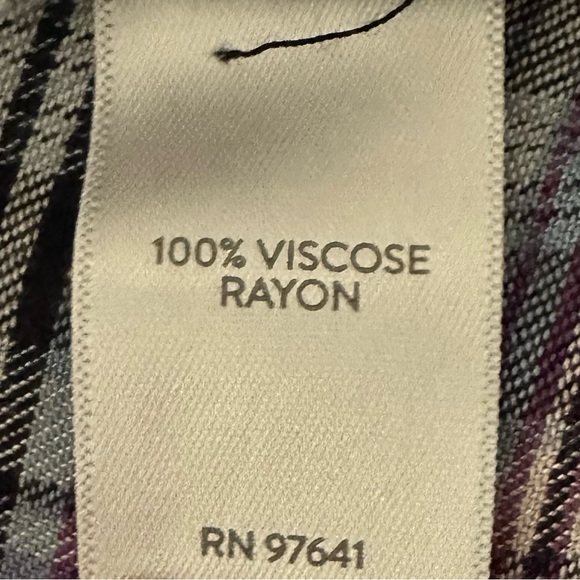 EUC! J.JILL RAYON LAVENDER AND BLACK BUTTON DOWN TUNIC - Picture 9 of 9